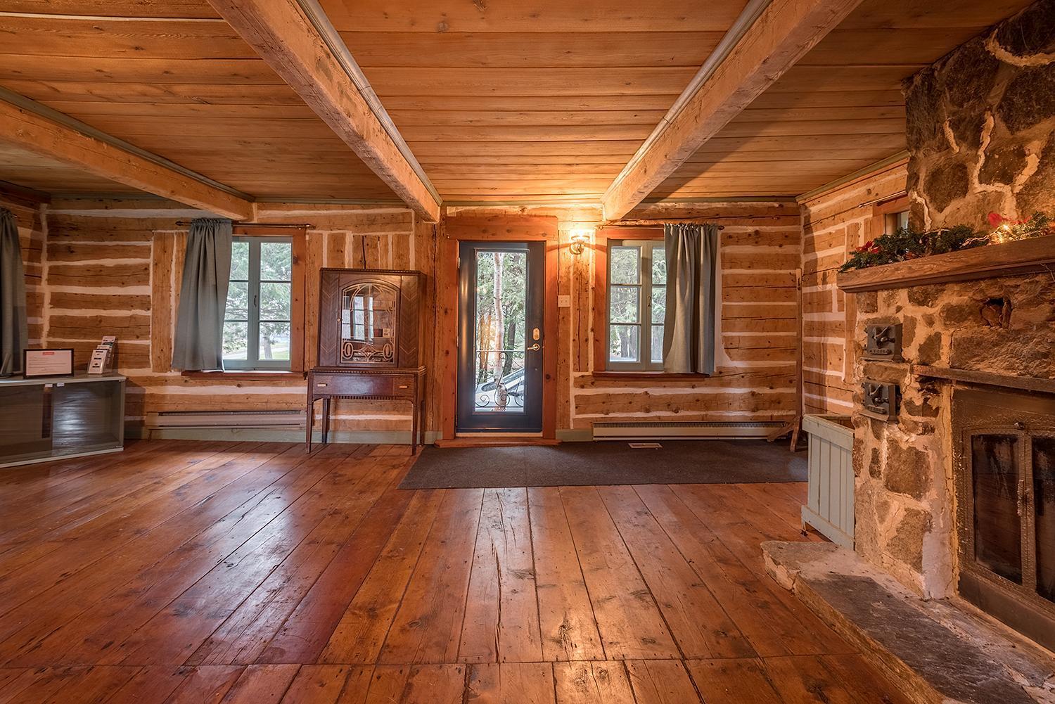 Ancestral Wooden Chalet - St-Gabriel De Brandon Mandeville Exterior photo